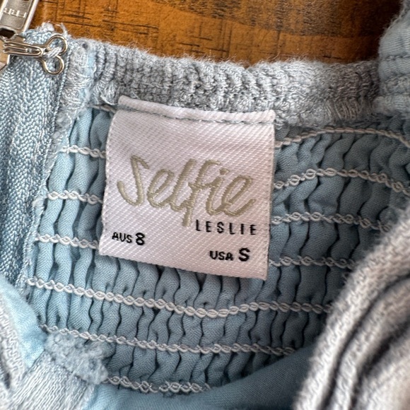 Selfie Leslie NWOT blue blouse with bows size small top - Picture 4 of 6